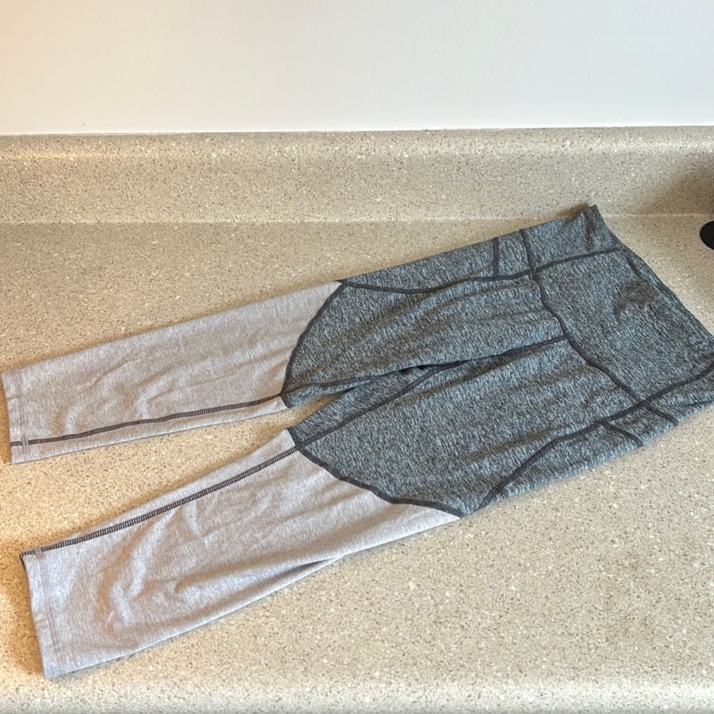 Champion Capri Athletic Leggings